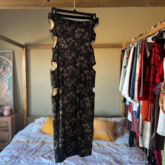 NBD/ Revolve/ Black and Nude Lace Strappless Bodycon Dress - Picture 4 of 9